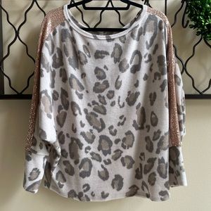 Honeyme soft dolman sweater with sequins NWOT, Med